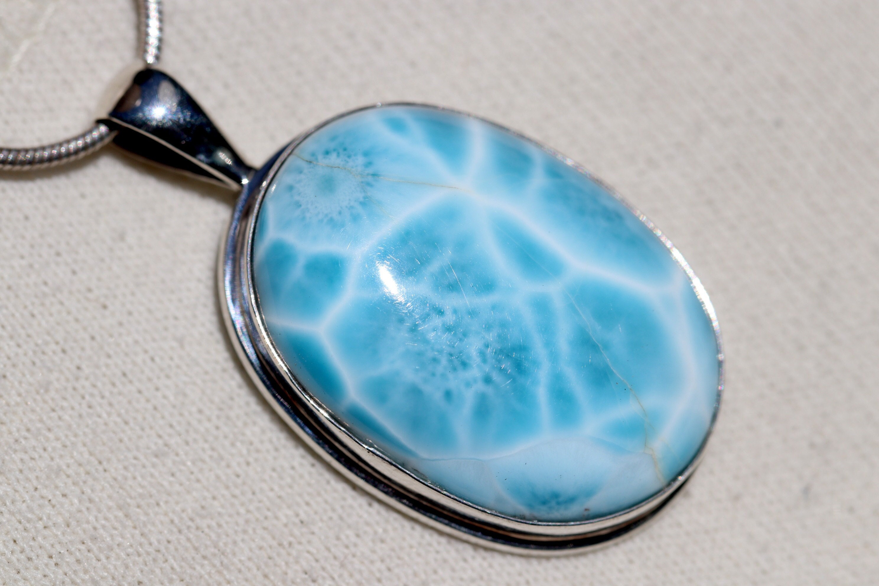 Pendentif Tortue En Larimar - Pierre Précieuse Bleu Ciel - Plaqué Argent 925 - Fait Main - Neuf
