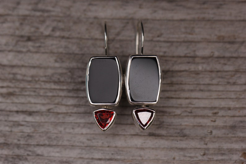 Latch Back Safety Closure Solid Sterling Silver Hand Bezel Set Reflective Flat Cut Black Onyx /& Garnet Earrings Lightweight Drop Earring