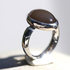 Brown-Grey Moonstone Ring, Size 7, Comfort Fit Band, Great Cats Eye Pearly Luster, Semi Precious Gemstone, Natural Orthoclase Feldspar image 4