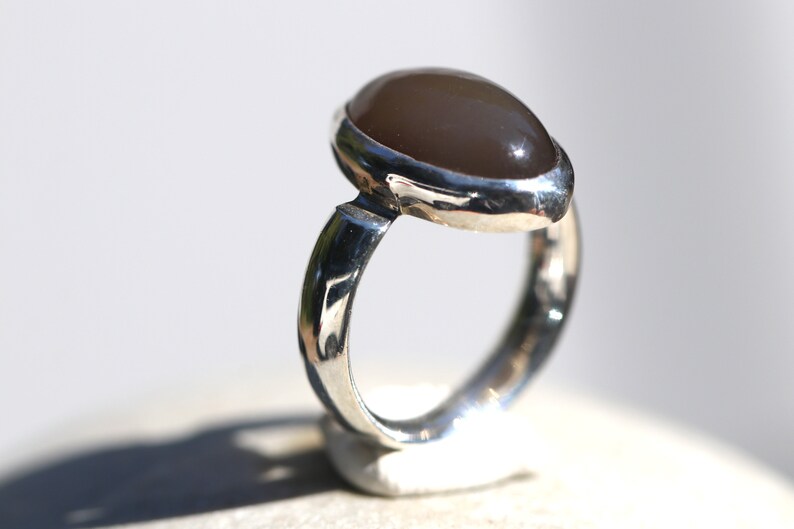 Brown-Grey Moonstone Ring, Size 7, Comfort Fit Band, Great Cats Eye Pearly Luster, Semi Precious Gemstone, Natural Orthoclase Feldspar image 4