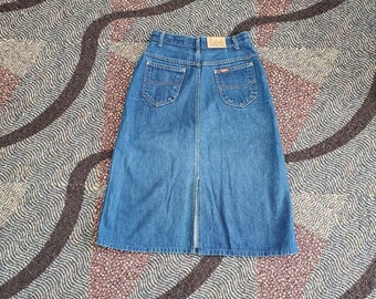 Lee Denim skirt midi skirt pencil skirt jean skirt 80's vintage higher waist size 5 leather Lee logo patch 26" waist 34" hips modern 2
