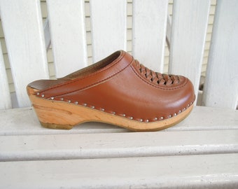 woven clogs