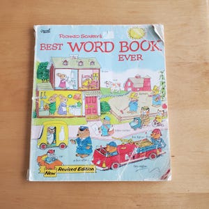 Richard Scarry&#39;s Best Word book Ever paperback 1990 vintage Golden Book worn cover 71 pages