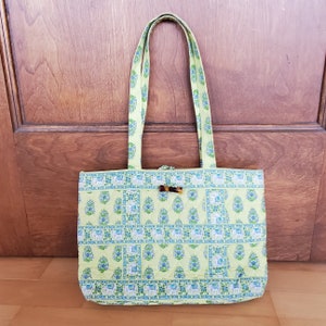 Vera Bradley citrus lime elephant shoulder bag retired stiff bottom insert medium size button closure 13/9 quilted bag vintage Vera Bradley image 1