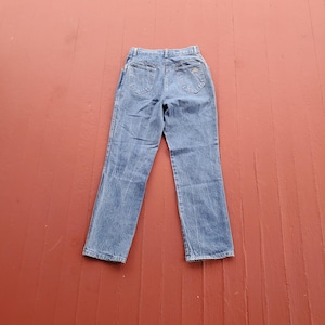 Vintage Chic Mom Jeans: 90s High Waist, Medium Wash (Size 11 modern size 4)