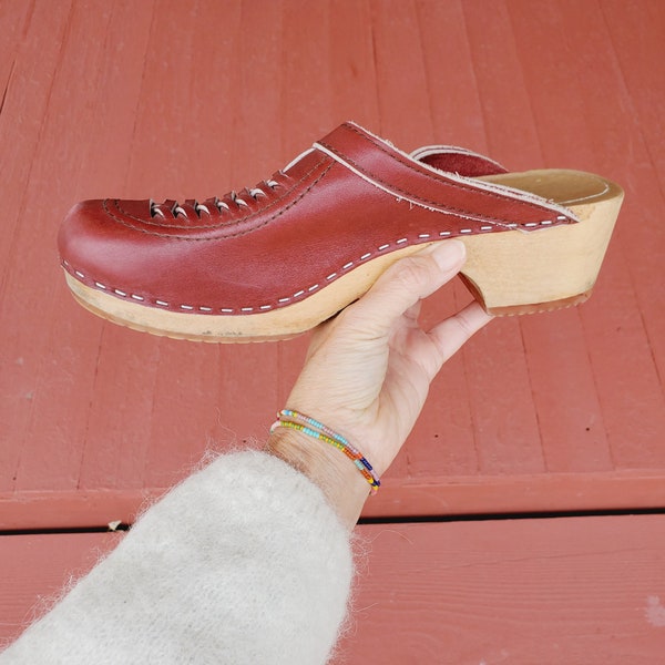 Olof Daughters Holie Swedish Clogs vintage 80's clogs oxblood reddish brown color leather No size on clogs but have a 10.5" insole