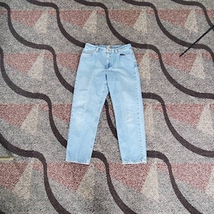 Vintage Liz Claiborne jeans mom jeans 90&#39;s vintage size 12 short above ankle tapered leg high waist classic Liz Claiborne jeans 32.5&quot; waist