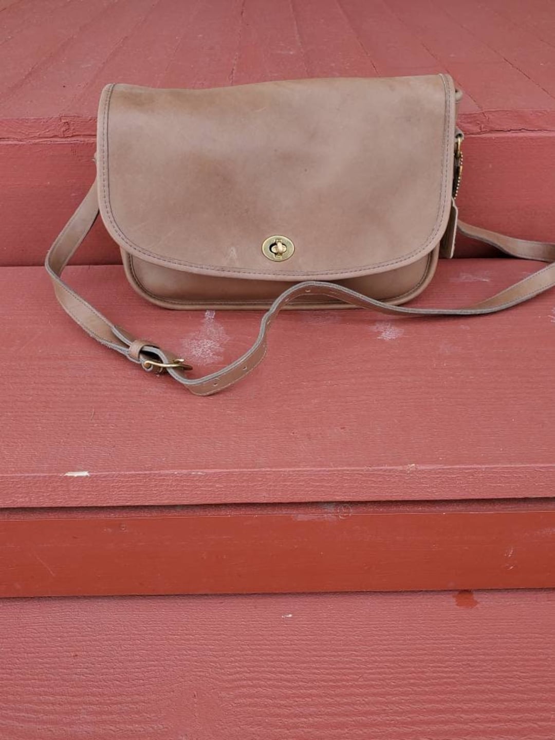 Coach Tan Leather Cross Body Bag Flap Top Creed 0127939 Vintage Kiss Closure Brass Hardware