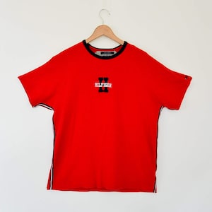 Tommy Hilfiger Waffle Knit T-Shirt Short Sleeve Hilfiger Spell Out on Front Ring Neck Sporty Side Stripe Size Large Tommy Jeans