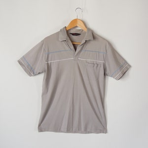 80&#39;s vintage golf polo shirt Players by Vanheusen Light Gray light blue and white piping detail v neck no buttons polyester blend stretch