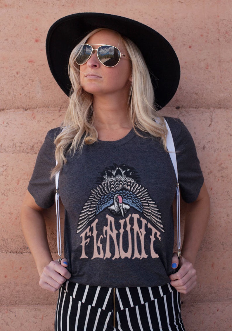 The Flaunt Tee / womens graphic tees / vintage style 60s 70s t | Etsy