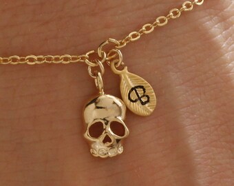 skull initial bracelet. skull charm necklace. skull pendant jewelry. personalized jewelry. handstamp initial bracelet.personalized bracelet.