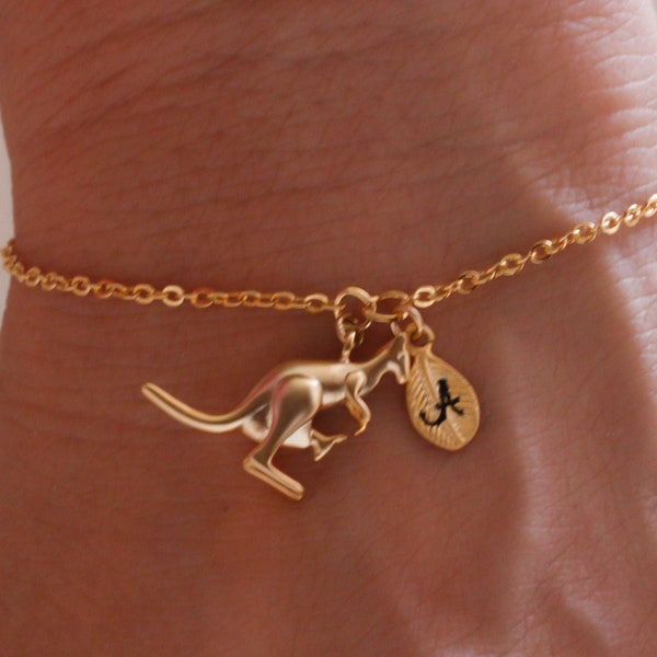 kangaroo bracelet. kangaroo necklace. kangaroo jewelry. personalized jewelry. handstamp initial bracelet.