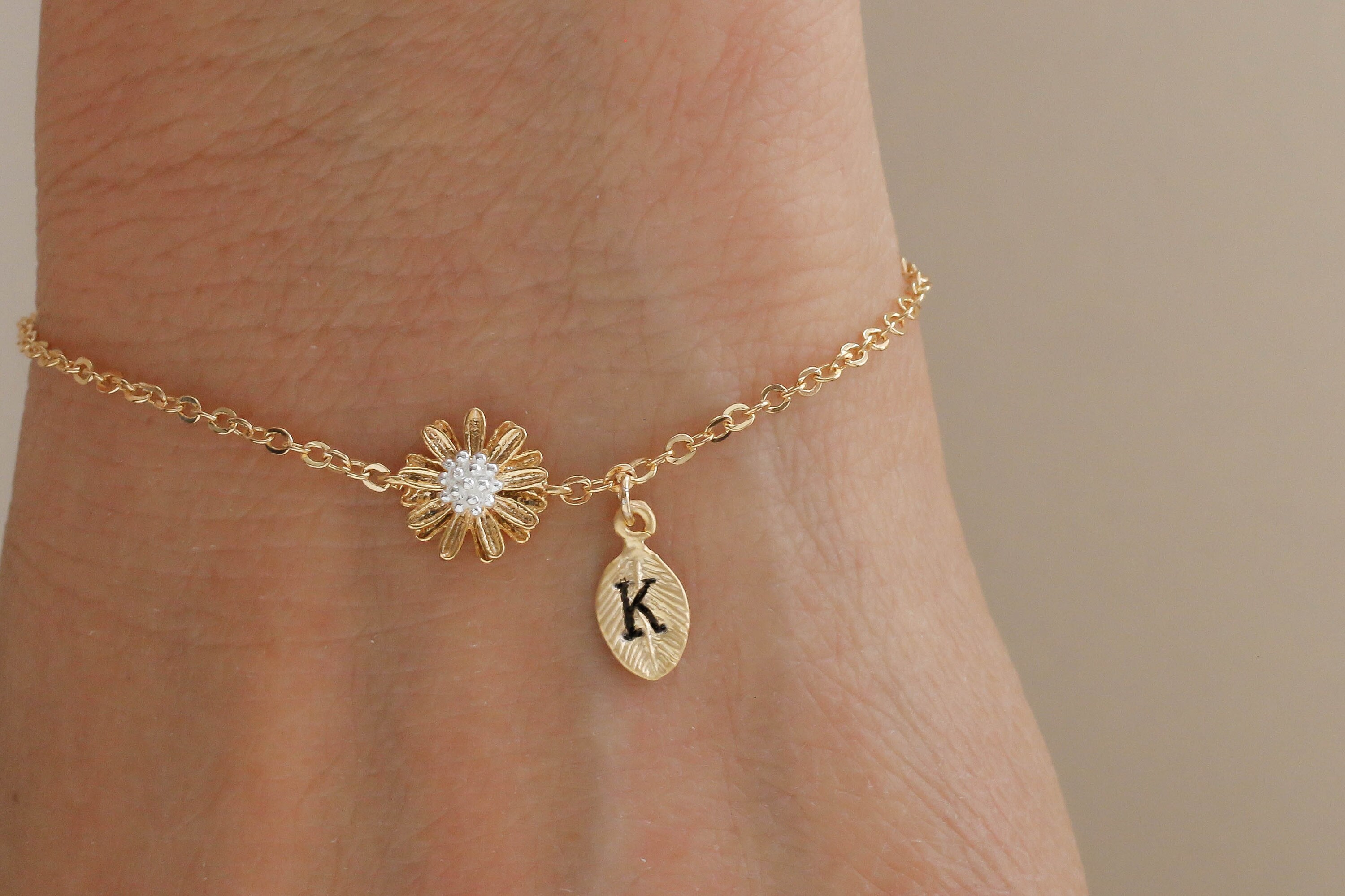 Daisy bracelet. daisy jewelry. custom bracelet. personalized Etsy