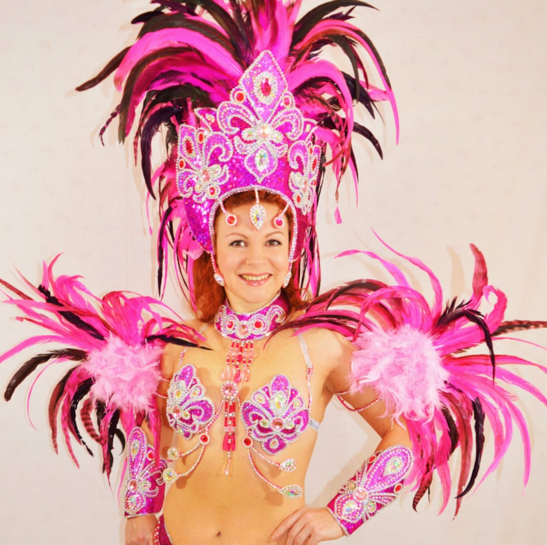 Carnevale di Rio Samba brasiliano rosaargento SAMBA dance COSTUME Lux  bikiniShow girlpiumeCUSTOM made - Etsy Italia