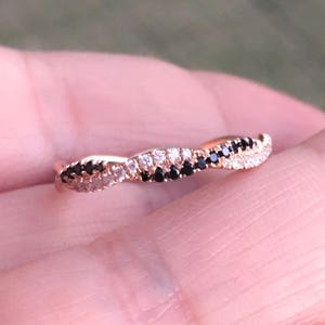 Black & White Diamond Twist Half Eternity Ring 2.8 MM/ Black and White Diamond Wedding Twist Band/ Intertwined Diamond Pave Guard Stacking