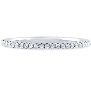 Weißer Saphir Pave Band / 1,5mm Weißer Saphir Halb Eternity Stacking Ring / Weißer Sapphire Dünne Hochzeit Matching Band / Gold oder Platin Band