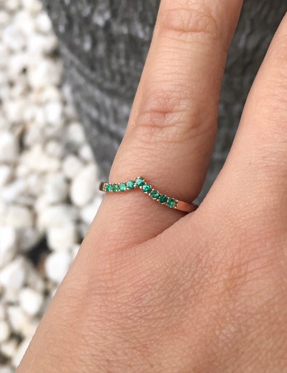 Emerald chevron ring deals