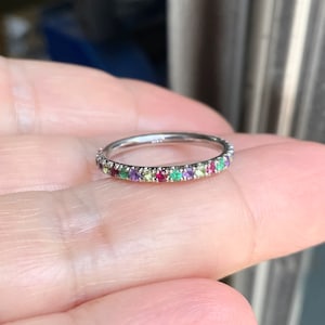 エメラルド ルビー ペリドット アメジスト バンド/2mm オルタネーティング パヴェ フルエタニティ スタッキングリング/4つの誕生石 マザーズリング/5月 7月 8月 2月