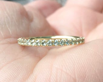 Green Sapphire Eternity Band/ Pave Green Sapphire Full Eternity Ring/ 2mm Wedding & Anniversary Stacking Ring/ September Gemstone Guard Ring