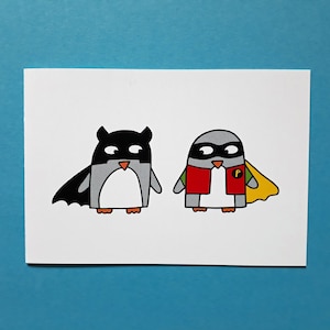 Carte de super-héros, pingouins drôles, Saint-Valentin, petit ami, partenaire, mari, anniversaire - anniversaire - pingouin chauve-souris - croisés - blanc - 004