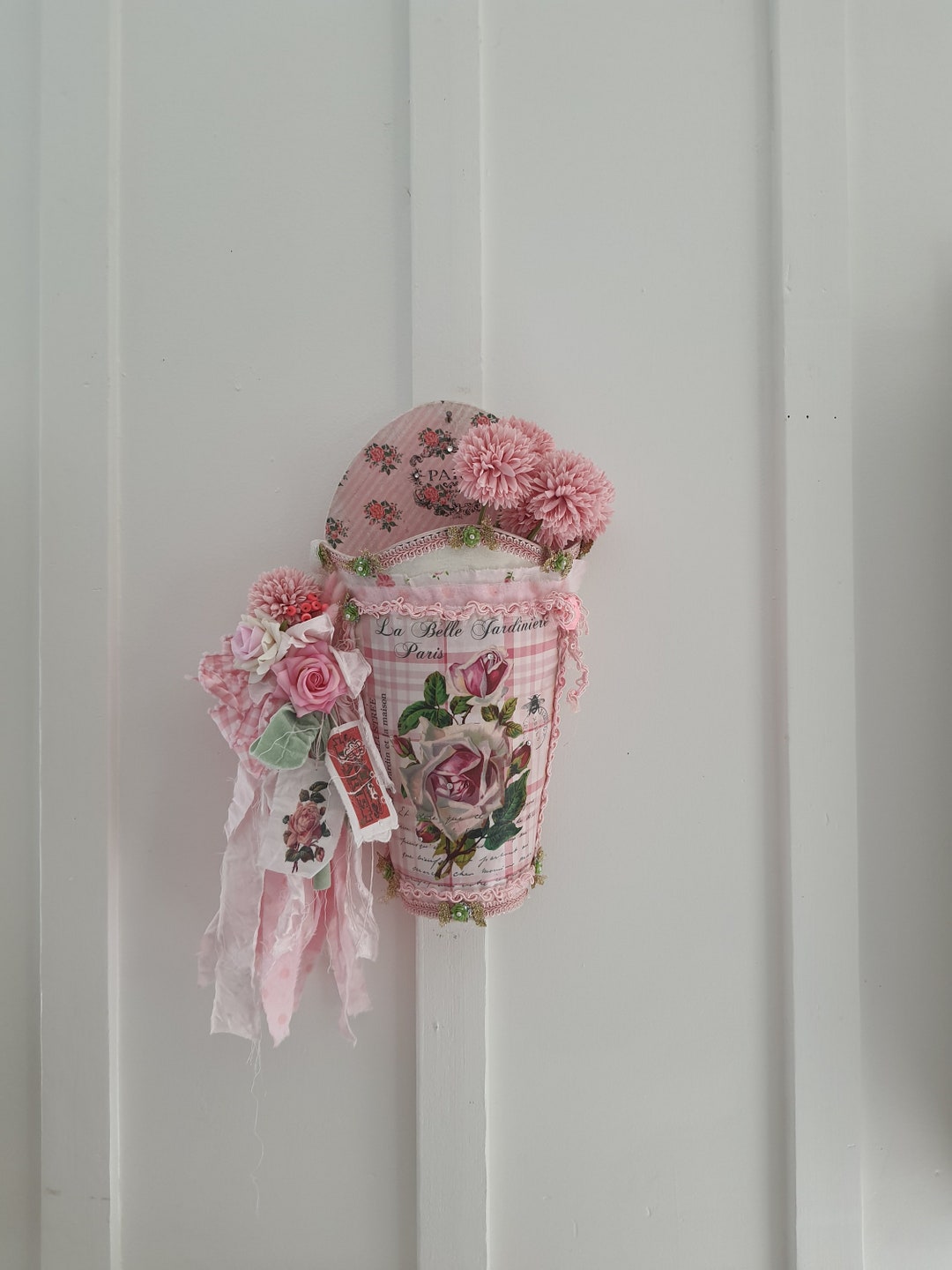 Vintage Metal Wall Pocket Wall Organizer Basket Floral Wall Decor Container Pink Bucket Planter