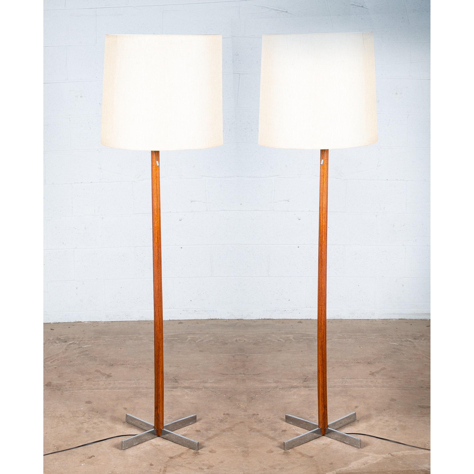 5-Inch Wooden Oriental Lamp Base – Rosewood Finish – 1/8 IP Slip #WB254R
