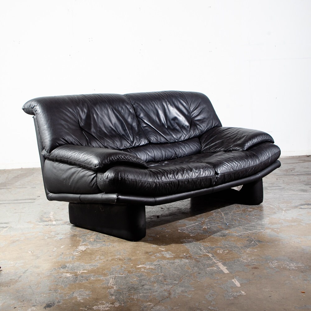 Mid Century Post Modern Leather Sofa Couch Settee Natuzzi Salotti