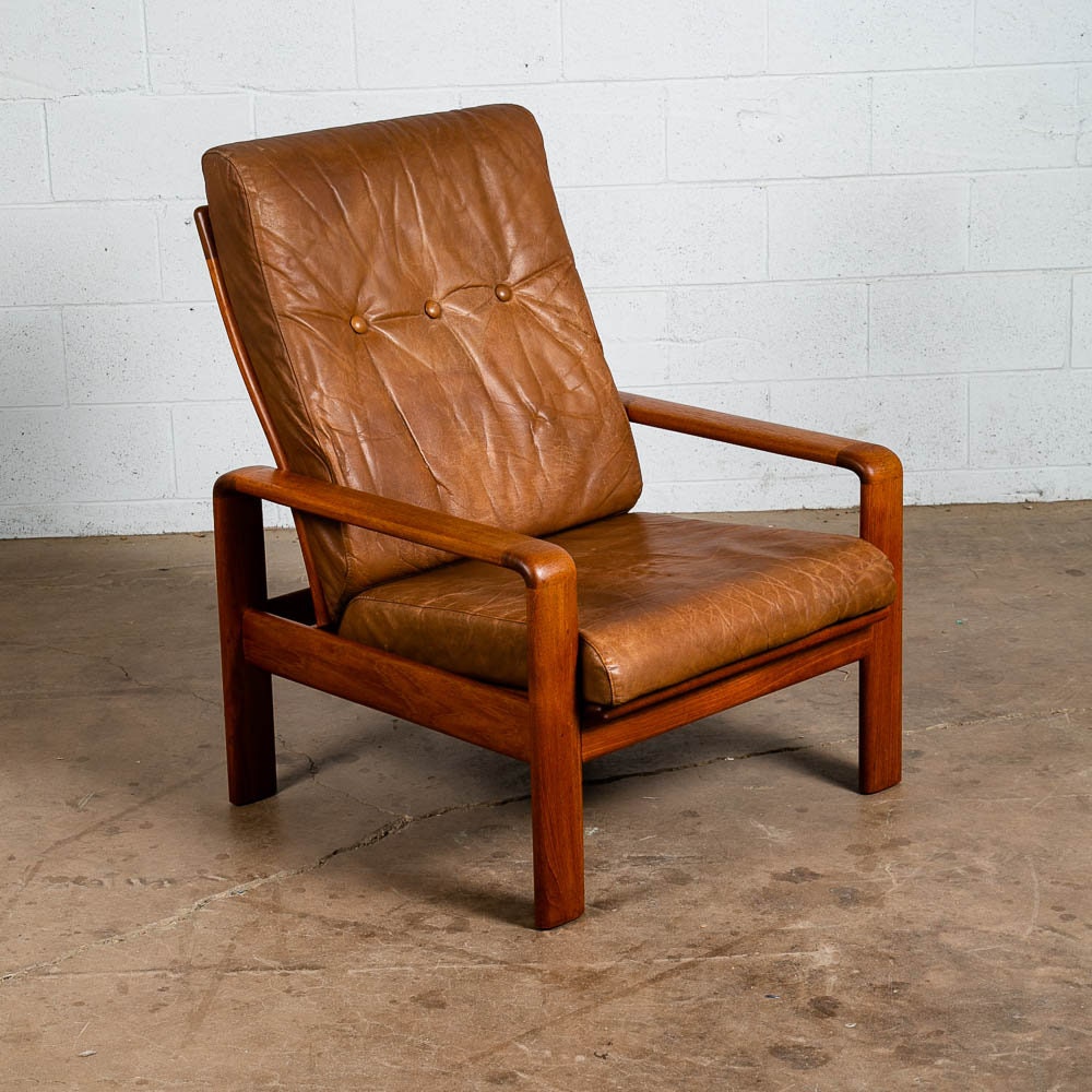 French Togo Lounge Chair in Chestnut Brown Leather by Michel