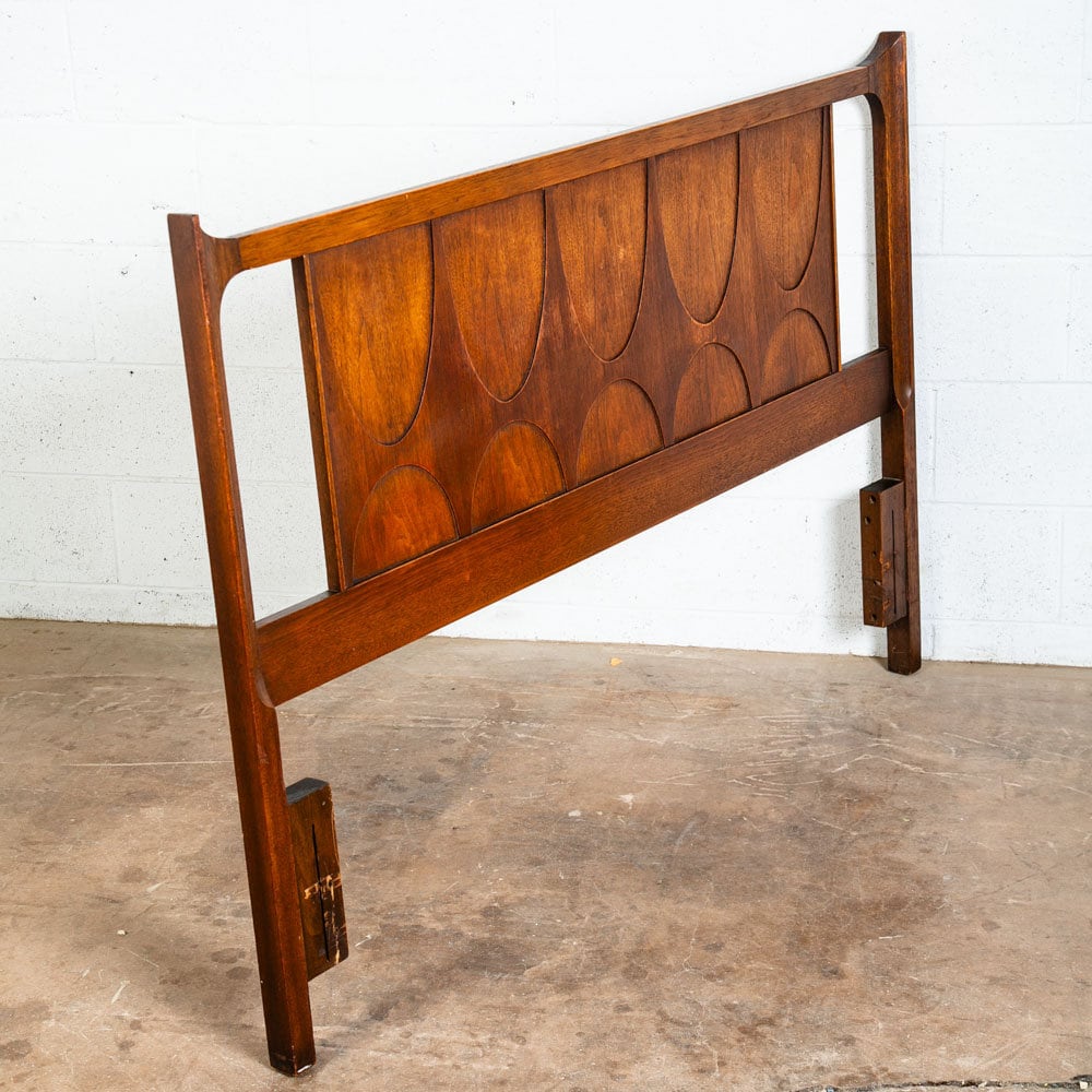 Broyhill online brasilia bed
