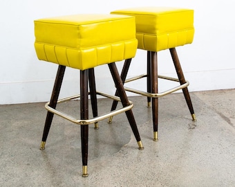 Halverwege de eeuw moderne barkrukken set 2 geel vierkant vintage messing hout jaren 70 32"