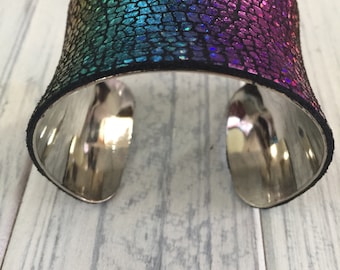 Silver-lined Cuff Bracelet for Women-Metallic Rainbow Crackle Leather