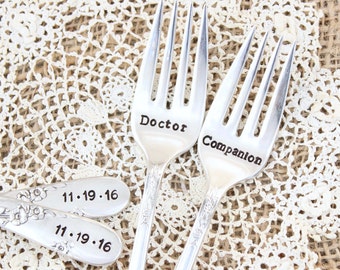 Doctor Who and Companion Wedding Fork Set - Custom Date Handstamped Cake Dessert Dinner - Vintage Silver Flatware - Dr. Who Fan Gift Boxed