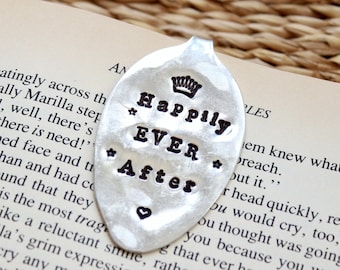 Marcador Happily Ever After - Colher de prata - Leitor Lover Bookworm Book Mark - Presentes para sua mãe - Carimbado à mão personalizado - Stuffer de meia