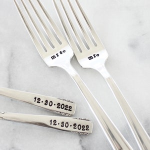 Custom Wedding Day Silverware - mr mrs hearts - cake dinner dessert reception - keepsake memento heirloom treasure - bridal gift - name date