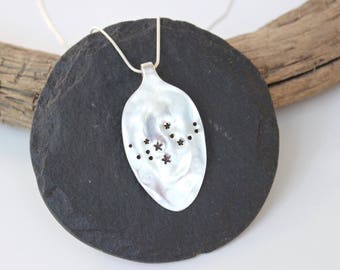 Dierenriem ketting-Maagd sterrenbeeld-zilveren lepel hanger-vintage sieraden-gift van de verjaardag voor haar-gerecycled-Upcycled-hand gestempeld