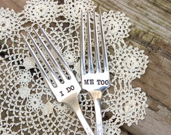 I Do Me Too Wedding Day Fork Set - Gâteau vintage estampillé à la main Dîner Dessert - Photo Prop - Souvenir Heirloom Cadeau d’anniversaire - M. Mrs Forks