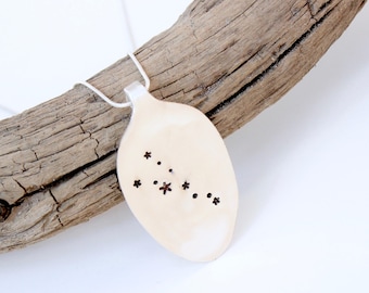 Dierenriem ketting-Taurus sterrenbeeld-zilveren lepel hanger-vintage sieraden-gift van de verjaardag voor haar-gerecycled-Upcycled-hand gestempeld