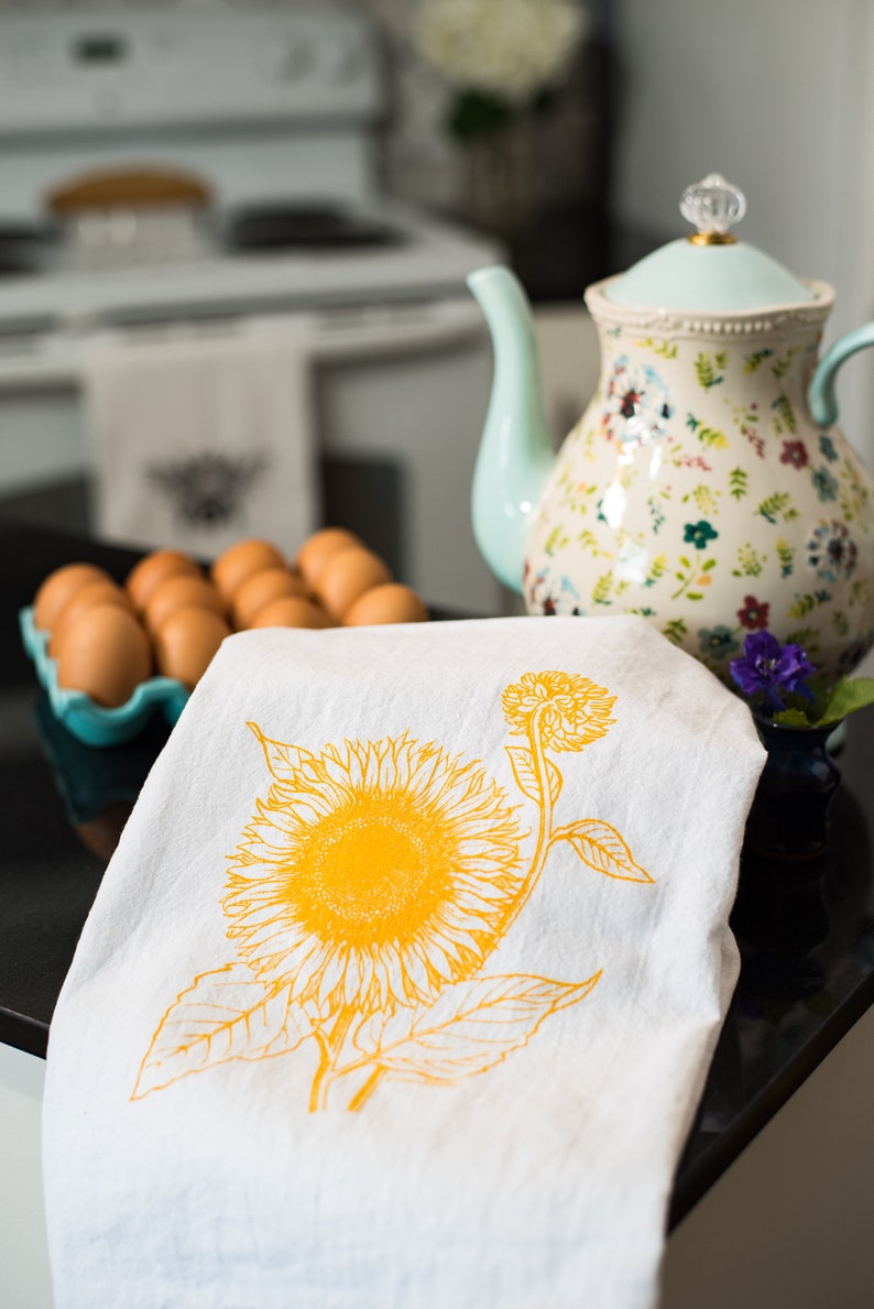 Sunflower Tea Towel, Flour Sack Tea Towel, Floral Kitchen Towel Yellow