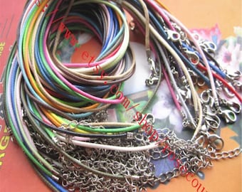 50 cordones surtidos de cuero encerado para collares con cierres de langosta plateados (1,5 mm)