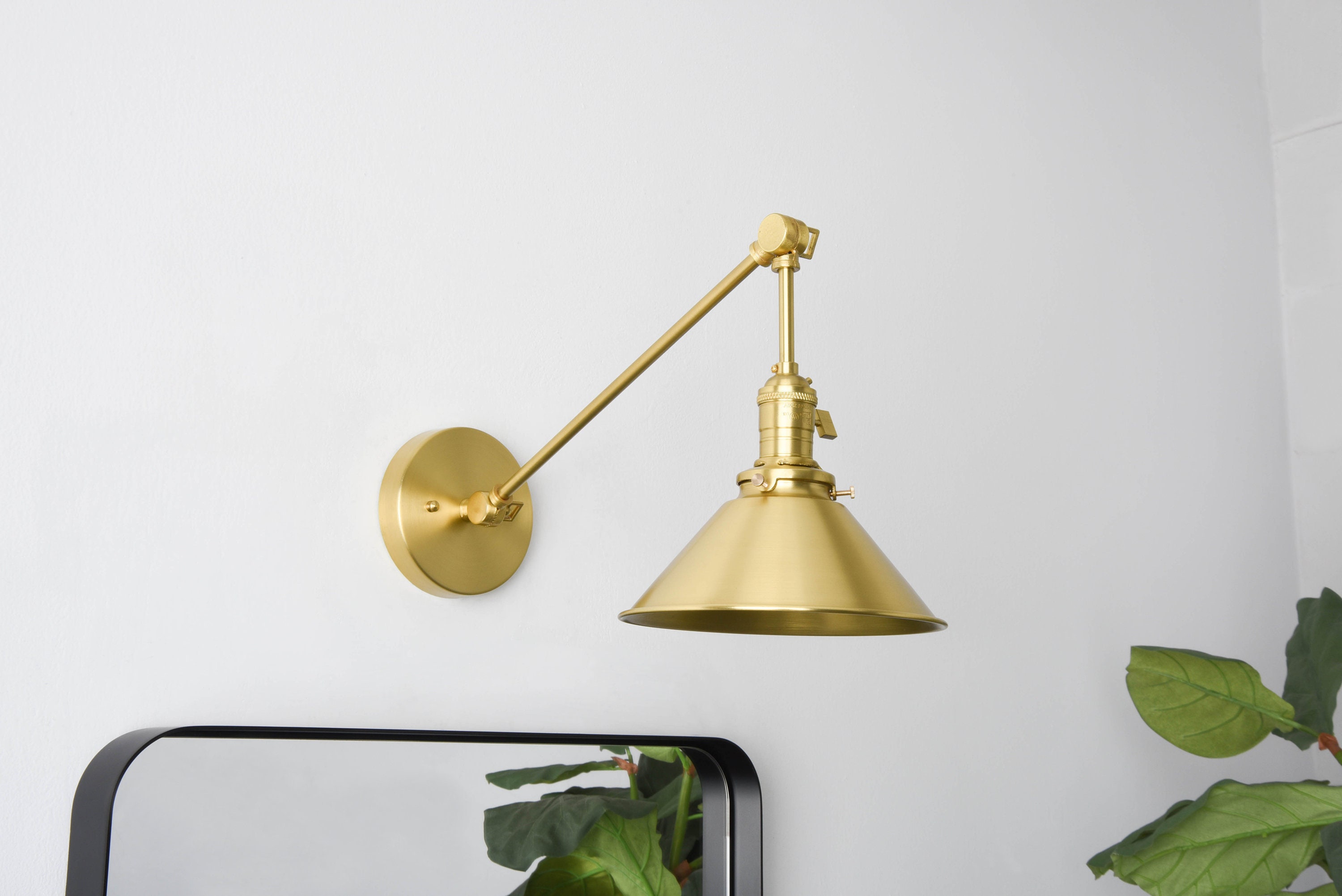 Gold on sale arm sconce