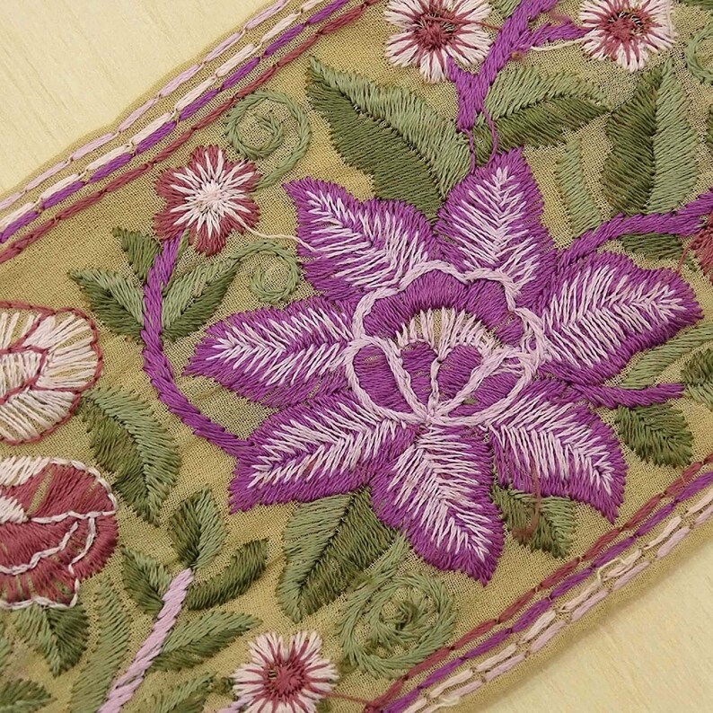 Trim By The Yard Women Sari Border MIN-SW-VB17749A Tortilla Brown Used Fabric Trim Indian Vintage Sari Border Ribbon Dress Lace