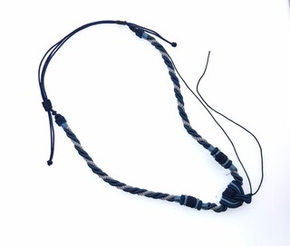FERALIAH Girocollo In Seta Satinata 42 Cm Con Anello Magico Argento 925 - Cordino 2,5 Mm - Multicolore - Design Spagnolo