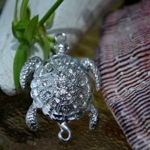 Rhinestone Sea Turtle Magnetic Clasp: Silver Plated Ocean Jewelry