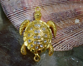 Sea Turtle Magnetic Clasp. (M16G) Original Design and New Arrival: gold plated with rhinestones. Ocean lover must see!!