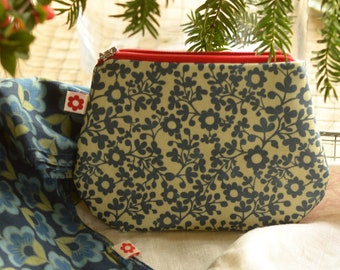 Clover Small Purse /6 colours/ Make Up Purse / purse/ pouch/ flower purse/ purse /floral print/ make up purse /zipped pouch/xmas gift