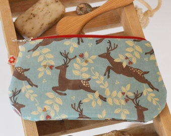 Rendier Oliedoek Portemonnee door Susie Faulks / Make Up Portemonnee / Portemonnee / Pencil Case / Kerstmis / veganistisch zakje / hert / diervrij / veganistisch / cottagecore