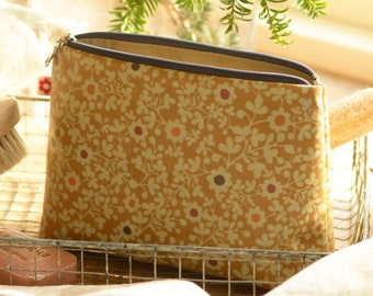 Clover Oilcloth Washbag/6 colours/ vegan Bag/ Oilcloth Bags/ cosmetics purse/ make up purse/ travel bag/zipped pouch/xmas gifts