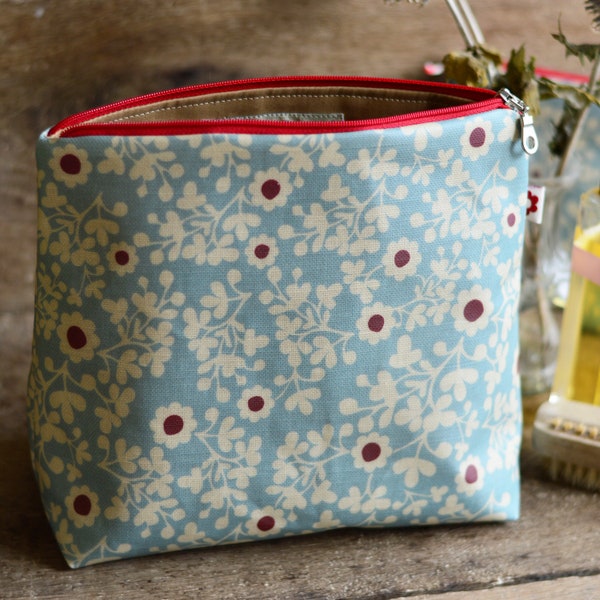 Constance Medium Wash Bag by Susie Faulks/ Bag/ Oilcloth Bags/travel bag/ Make Up Purse/cosmetics purse/flowers /travel bag/ vegan