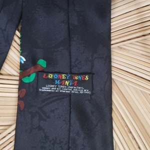 Choosing The Right Tie Color - A Comprehensive Guide - Mond